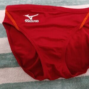 (*) MIZUNO COMPETITIVE SWIM BRIEF, BURGUNDY, JAPANESE SIZE "O" - (Pre-owned)